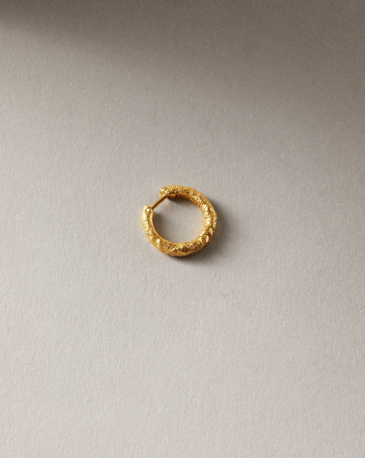 Nootka mid hoop gold