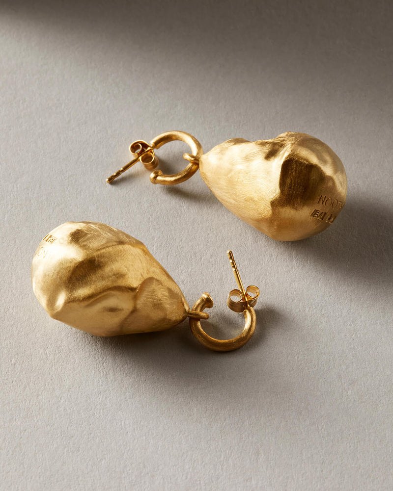 Nootka pearl earrings gold