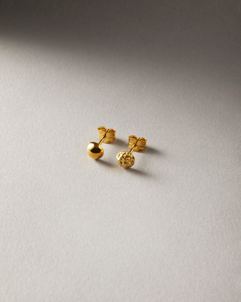 Nootka neat earrings gold
