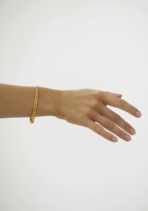 Link Bracelet in Gold on model