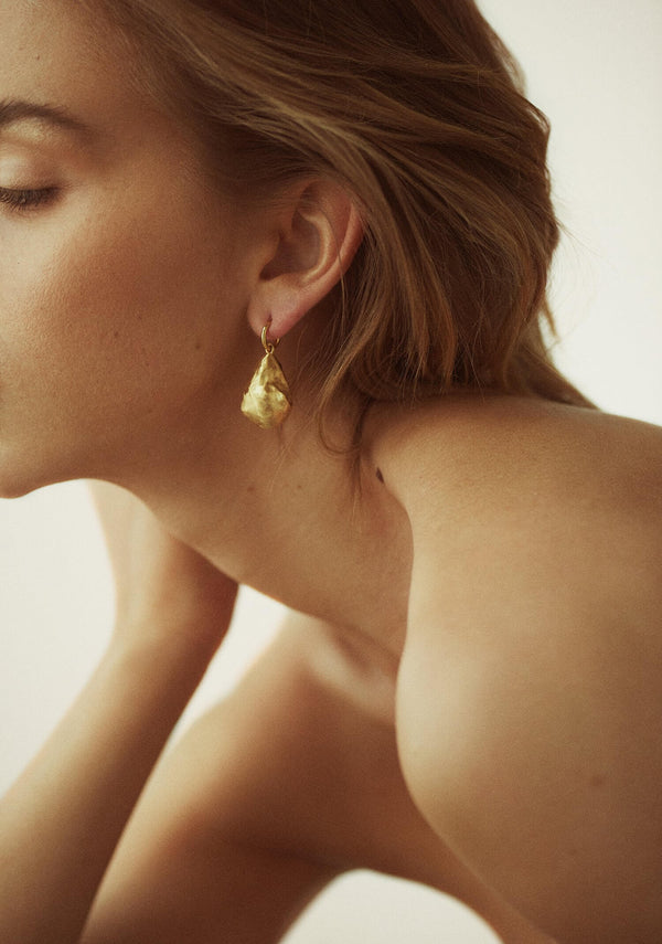Pearl earrings nootka