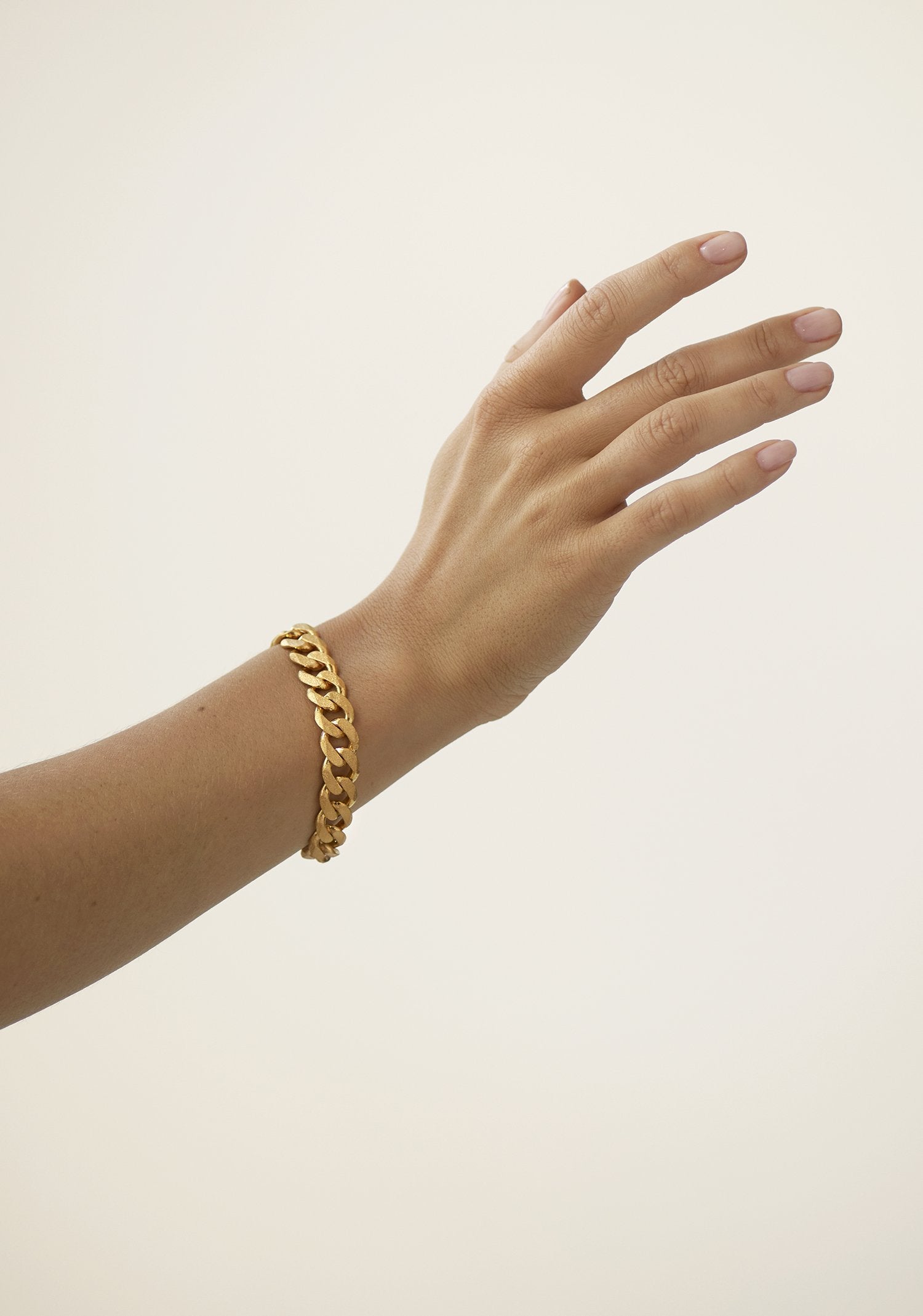 gold chain bracelet